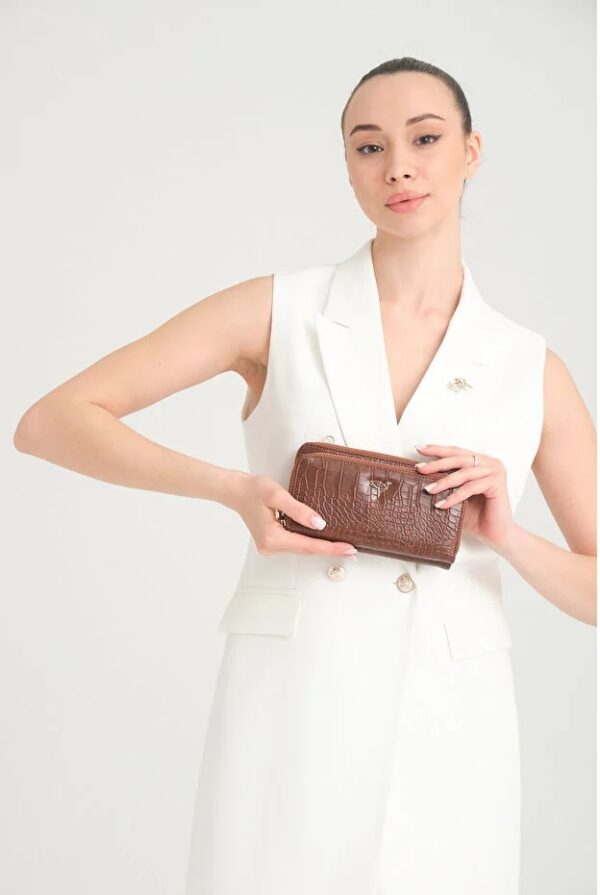 Multi-Pocket Everyday Wallet